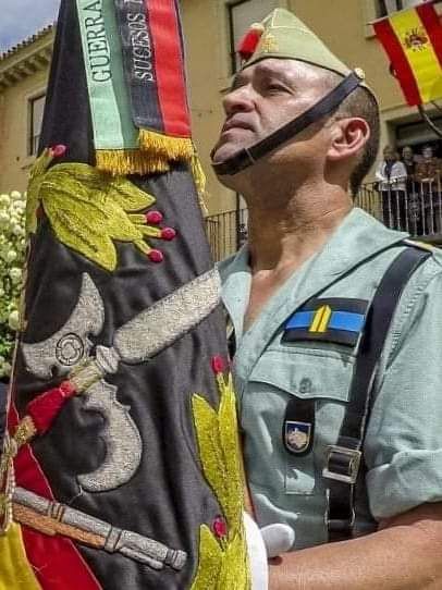 A la Legión Española, cuna de héroes